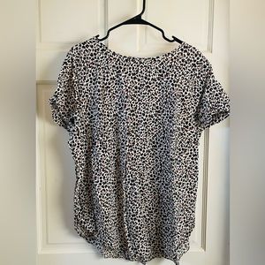 Ava & Viv Leopard Animal Print Short Sleeve Blouse with Button Details on back